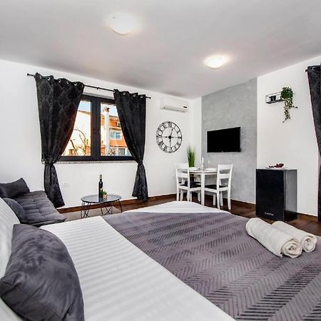 Deluxe Apartments A&A - 2 Rovinj Extérieur photo