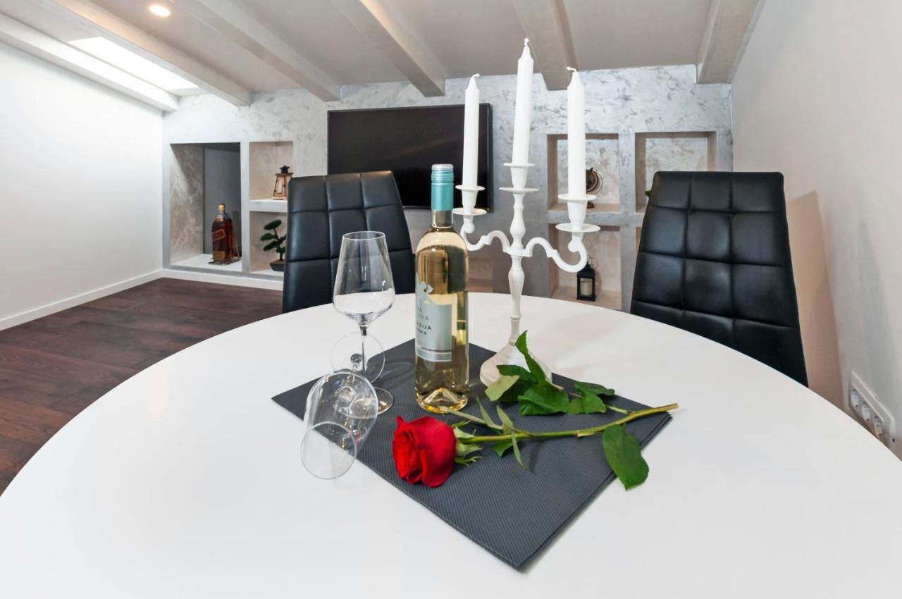 Deluxe Apartments A&A - 2 Rovinj Extérieur photo