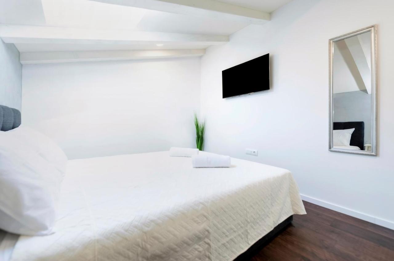 Deluxe Apartments A&A - 2 Rovinj Extérieur photo