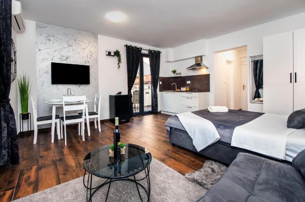 Deluxe Apartments A&A - 2 Rovinj Extérieur photo