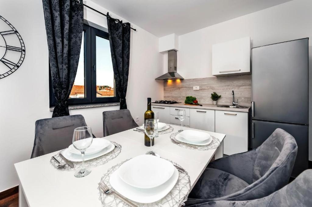 Deluxe Apartments A&A - 2 Rovinj Extérieur photo